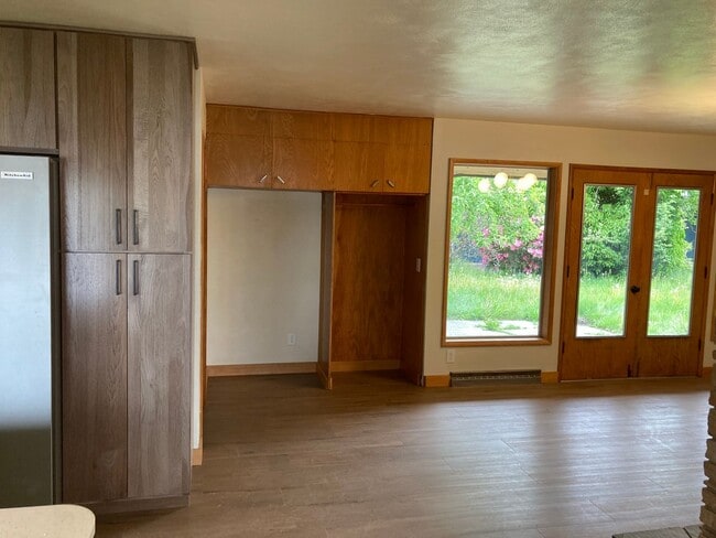 Building Photo - STATUS: PENDING APPLICATION- | R274B | $2195