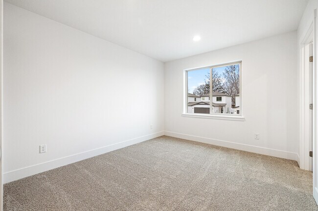 Building Photo - 1009 S Underwood Pl