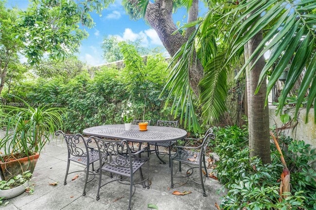 Building Photo - 171 NE 46th St