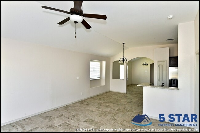 Building Photo - 14945 Tierra Escape Ave