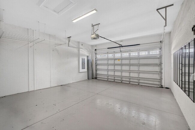 Building Photo - 16293 Melogold Dr