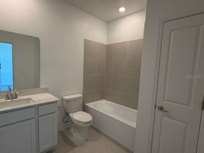 Building Photo - 7381 Ivy Tendril Ave