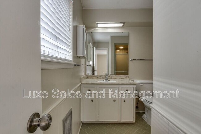 Building Photo - 2518 NW 62nd St
