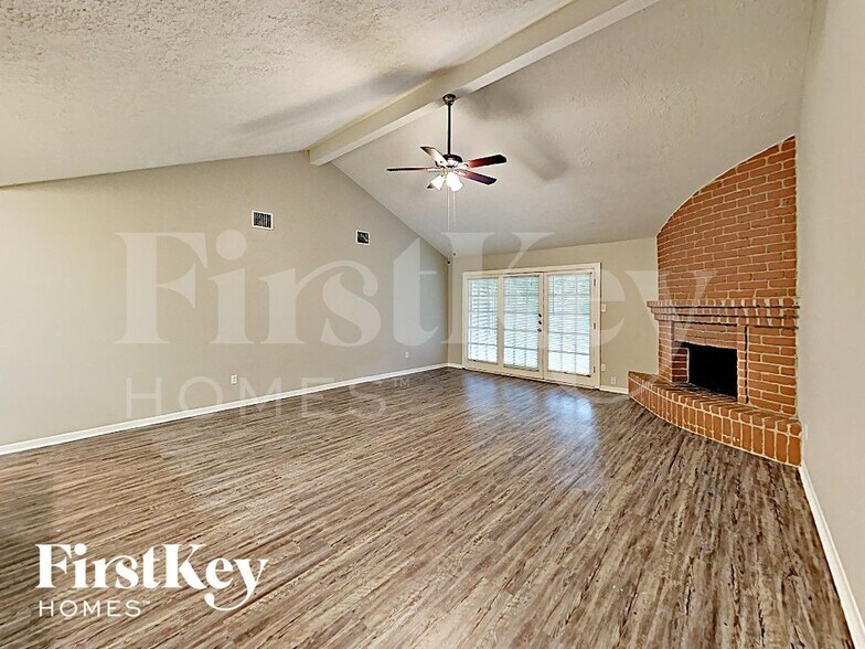 Building Photo - 7123 Foxmar Ln