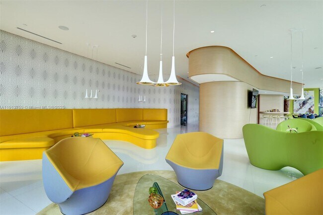 Building Photo - 501 NE 31st St