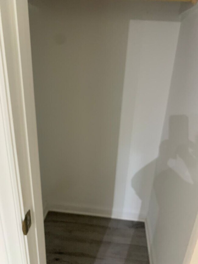 Building Photo - 4208 #14