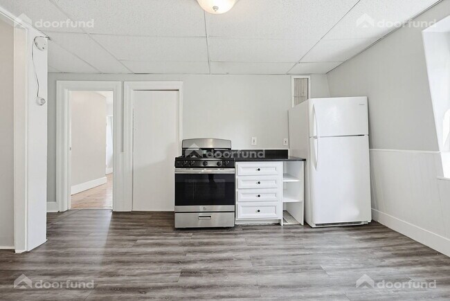 Building Photo - 17 Wachusett St