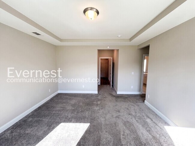 Building Photo - Modern Comfort Meets Community Charm with Garage  / 4 Beds & 3.5 baths / Available Now!