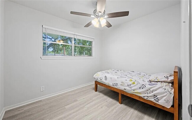 Building Photo - 5729 Abby Dr