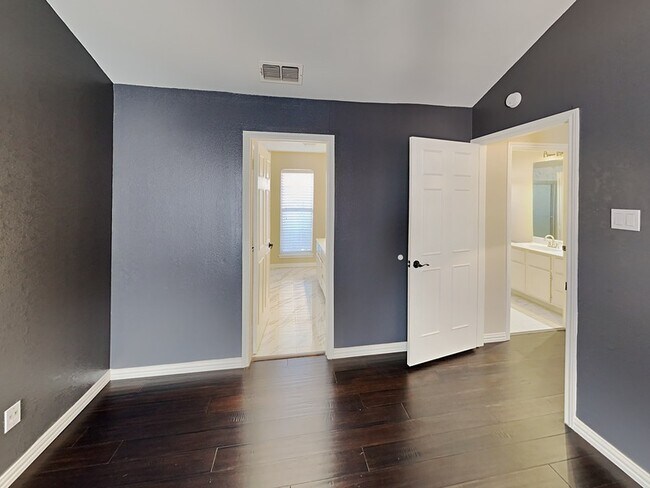 Building Photo - 3401 Monticello Park Pl