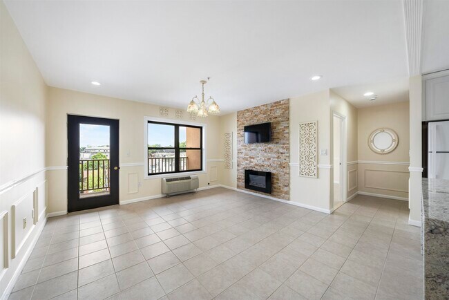 Building Photo - 8915 Bergenwood Ave