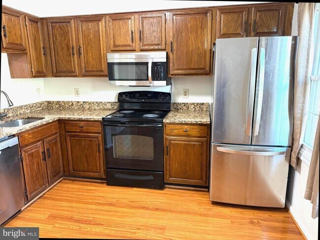 Building Photo - 338 Nansemond St SE