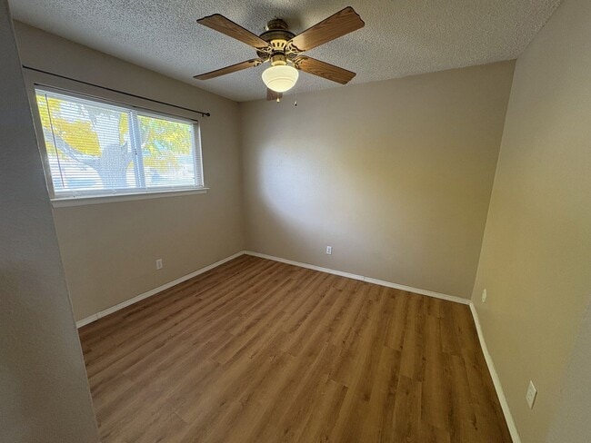 Building Photo - Beautiful 5 Bedroom NE Heights Home With Big Backyard!