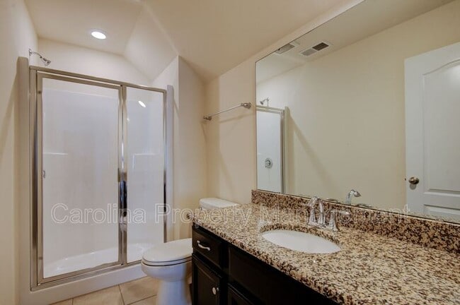 Building Photo - 16125 Hammersmith Farm Dr