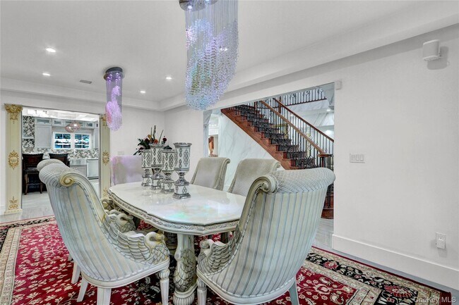 Building Photo - 120 Majestic Dr