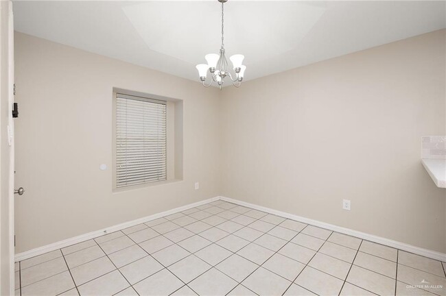 Building Photo - 17 N Popotillo Ave