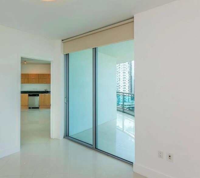 Building Photo - 350 S Miami Ave