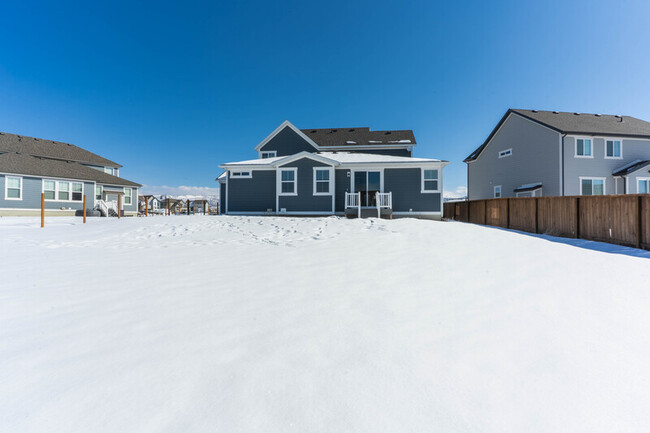 Building Photo - 948 S Old Farm Rd