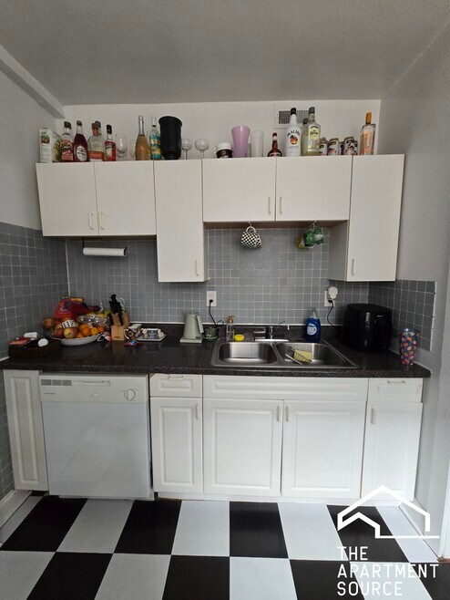 Building Photo - 1961 W Foster Ave