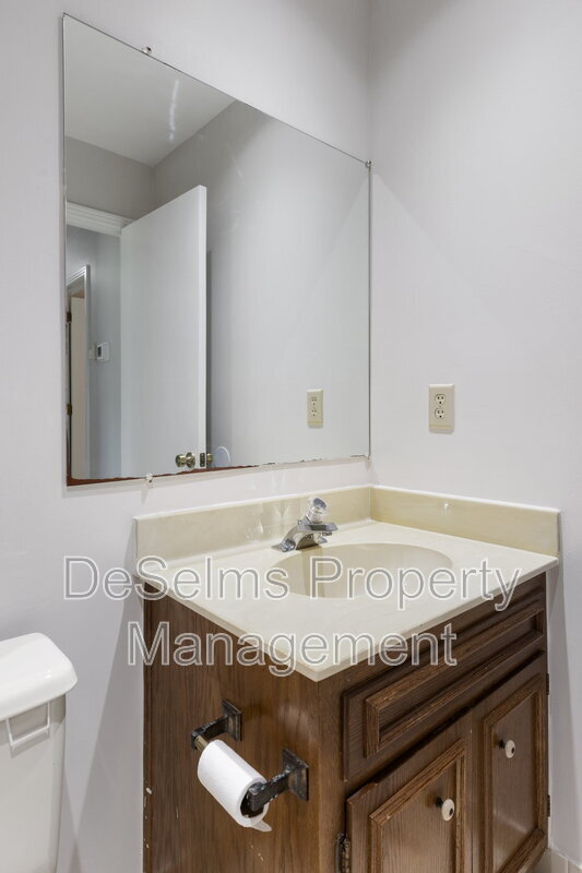 Building Photo - 3204 Blackwood Dr
