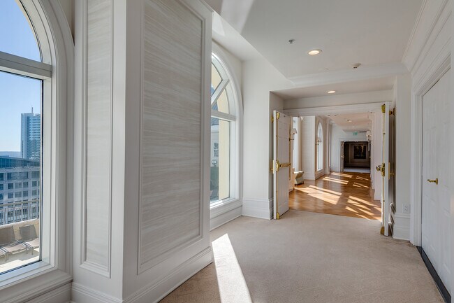 Building Photo - 3334 Peachtree Rd
