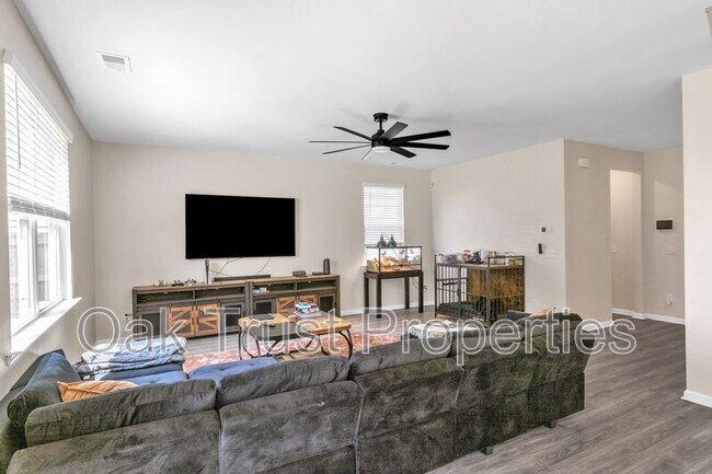 Building Photo - 341 Bering Ln