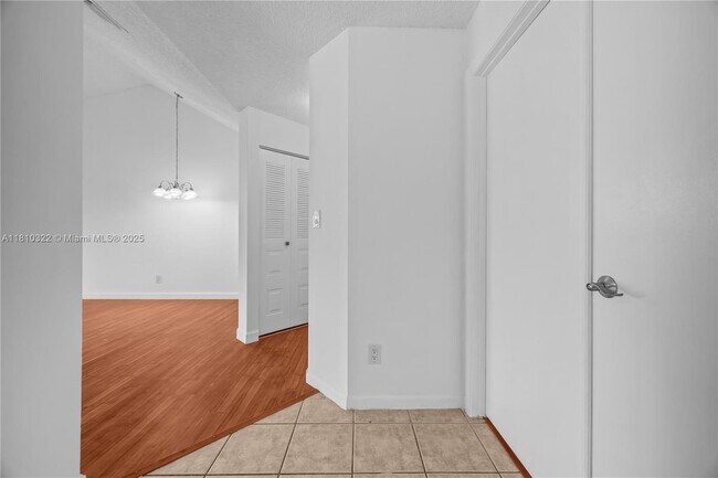 Building Photo - 1031 Coral Club Dr