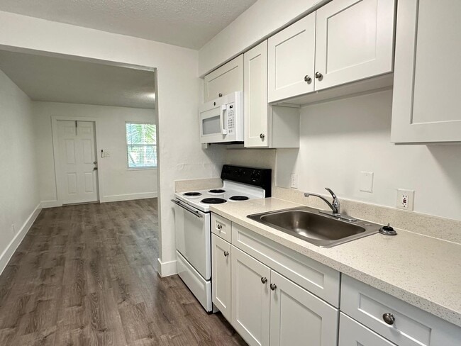 Building Photo - Thomas Street LLC