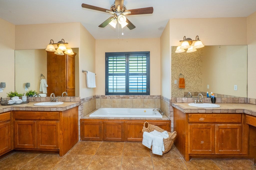 Building Photo - 6013 Stratford Ave