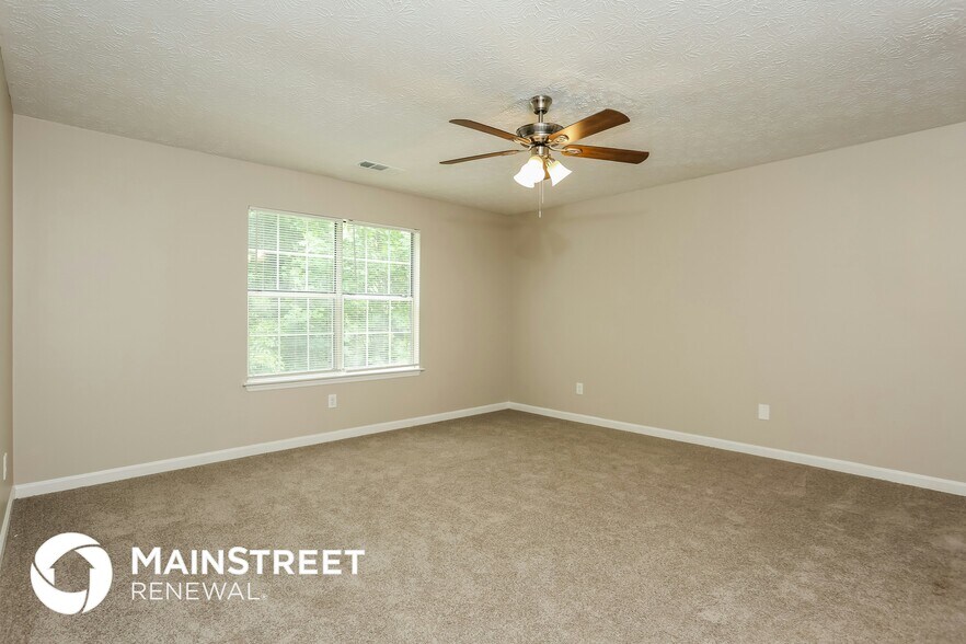 Building Photo - 661 Woodcrest Manor Dr