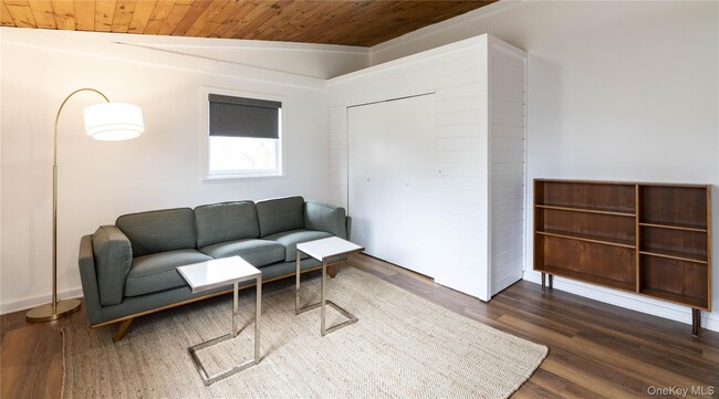 Building Photo - 257 Mill Rd