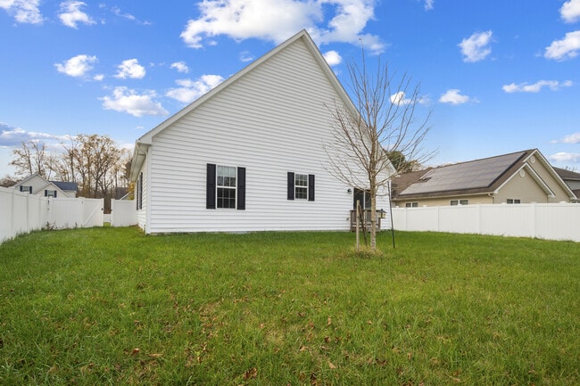 Building Photo - 307 Farmhouse Trail