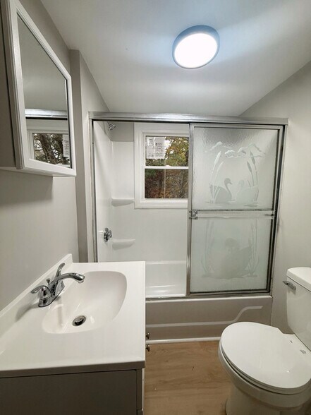 Building Photo - 378 Old Colony Rd