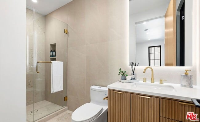 Building Photo - 2565 Patricia Ave