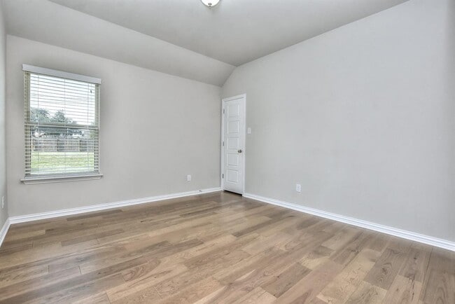 Building Photo - 409 Bluehaw Dr