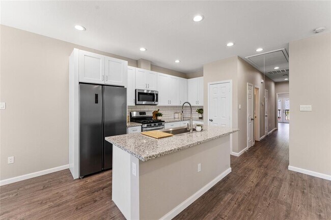 Building Photo - 5307 Groveton St