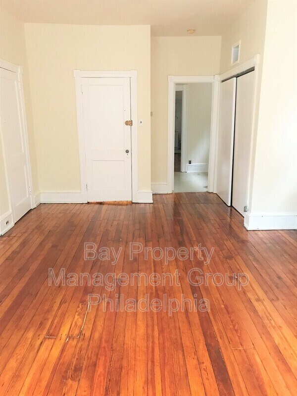 Building Photo - 435 S 51st St