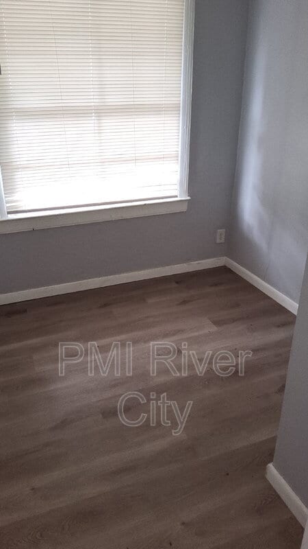 Building Photo - 2057 Brackland St