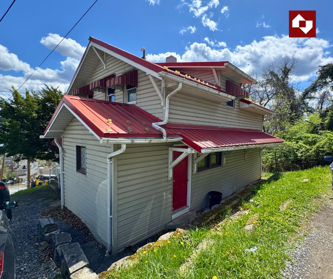 Primary Photo - 3 bed/2 bath house in Downtown Morgantown