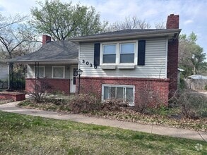 Building Photo - $1495 - 3 bedroom/ 1.5 bathroom - Beautifu...