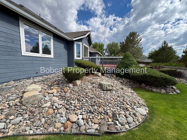 Building Photo - 1300 Bridle Way