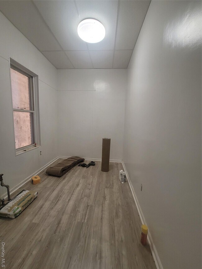 Building Photo - 3553 Holland Ave