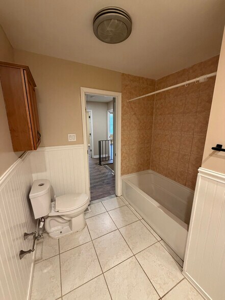 Building Photo - 10813 Daisy Ct