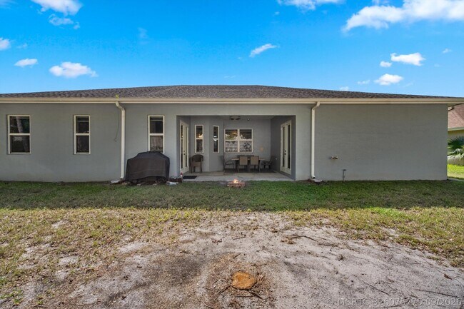 Building Photo - 2926 Dovedale Ct