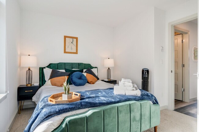 Building Photo - 4613 Dayton Ave N