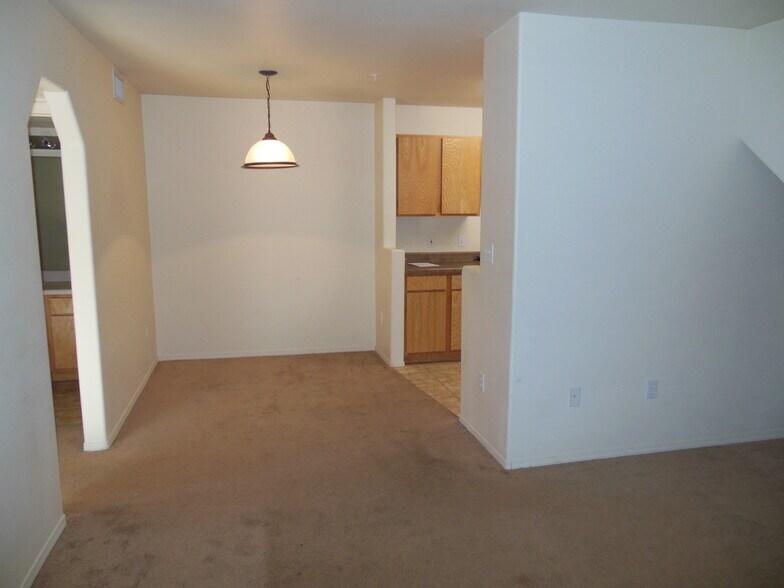 Building Photo - 1100 Goeglein Gulch #149
