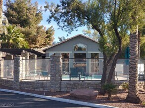 Building Photo - 2750 S Durango Dr