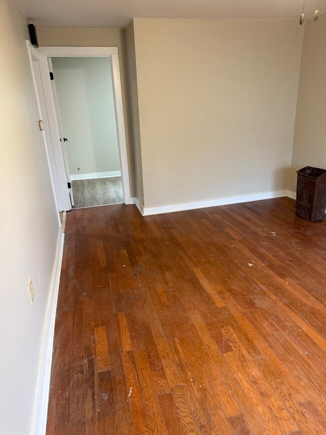 Building Photo - 1606 N Lindsay St