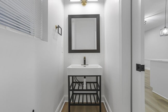 Building Photo - 961 Heyl Ave