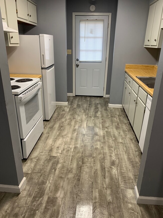 Building Photo - 103 Hines Blvd